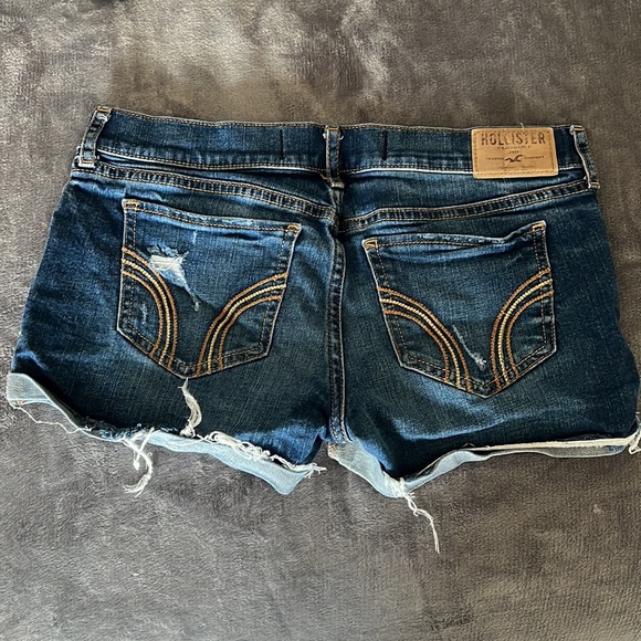 Hollister Jean shorts - Picture 2 of 2